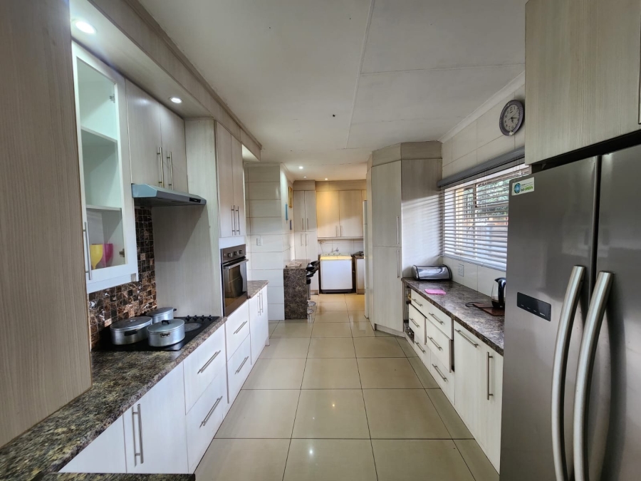 3 Bedroom Property for Sale in Rustenburg Central North West